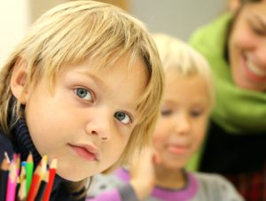 atsem collège avant étudiante éducatrice de jeunes enfant